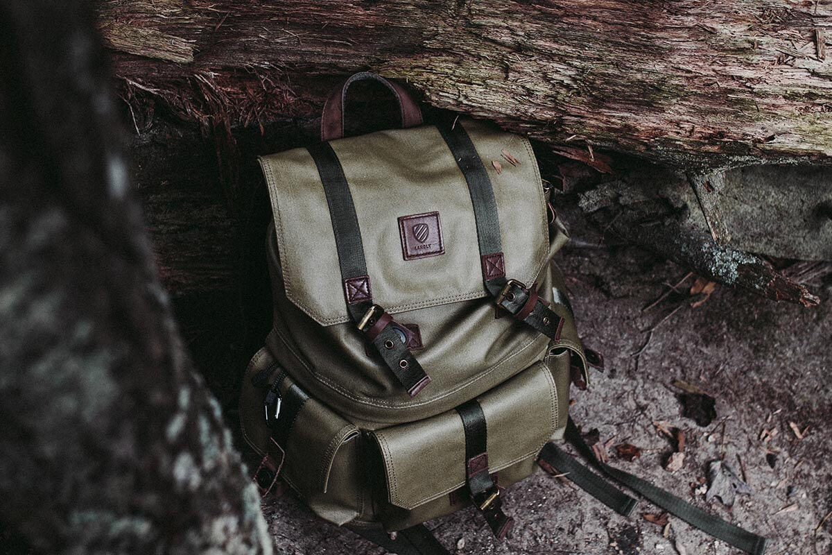 Traveling just with essentials. Is it possible?