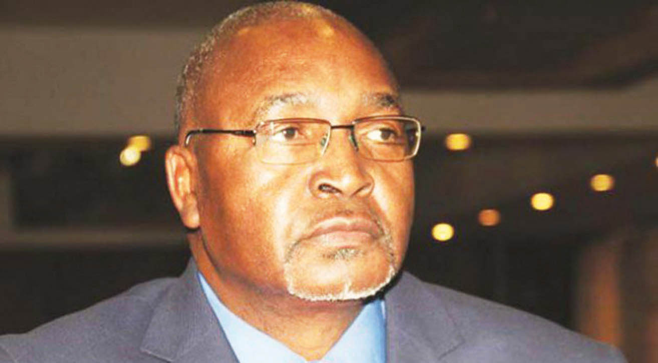 Judge rebukes defence lawyers in long-running police murder trial